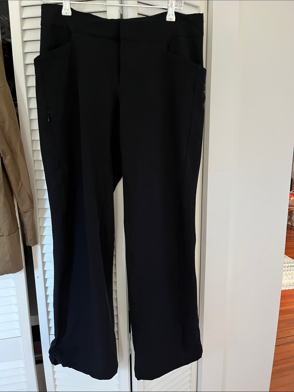 Mountain Hardwear Women’s Pants Black Flare Leg